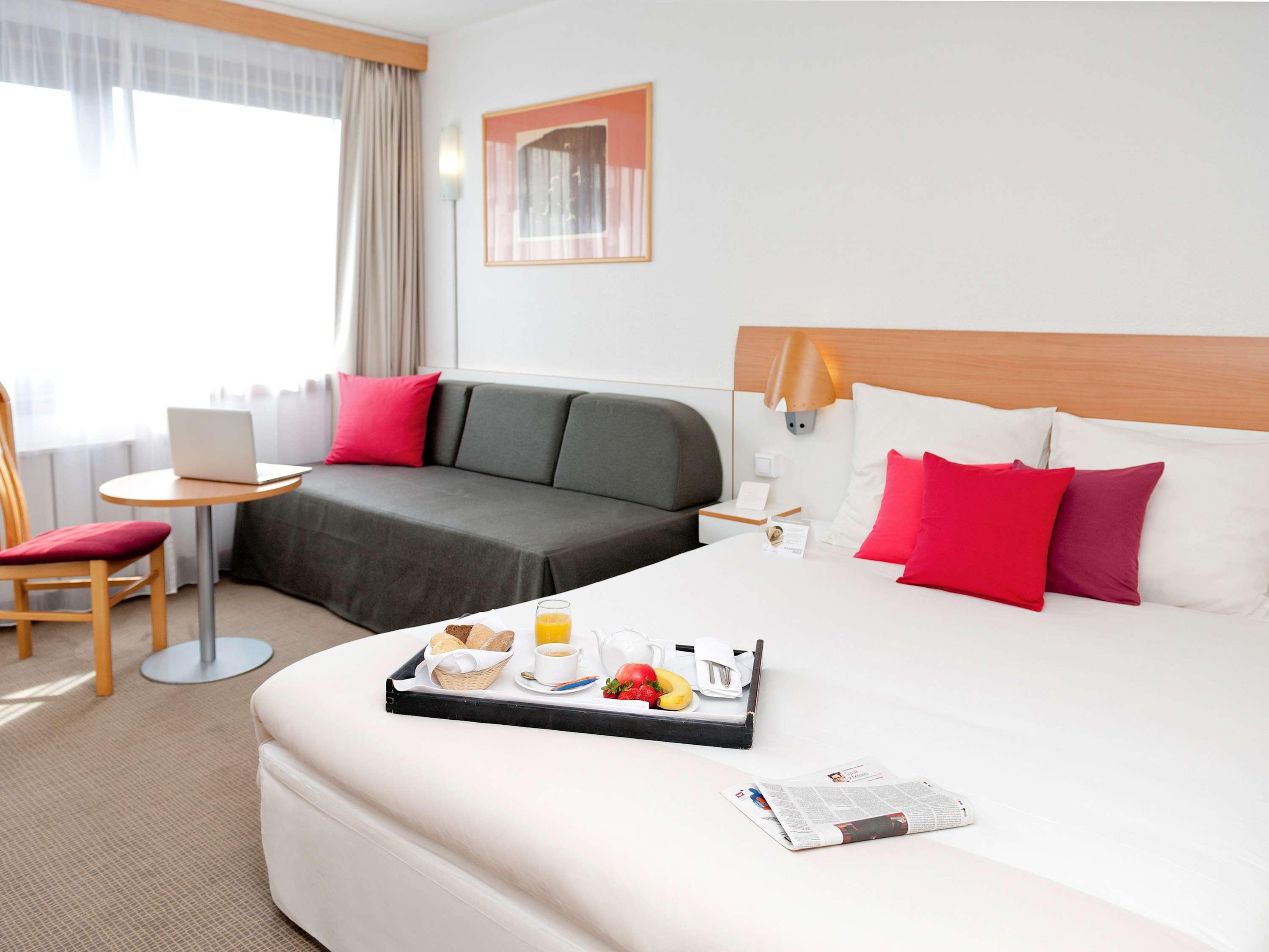 Novotel Warszawa Airport Exteriör bild