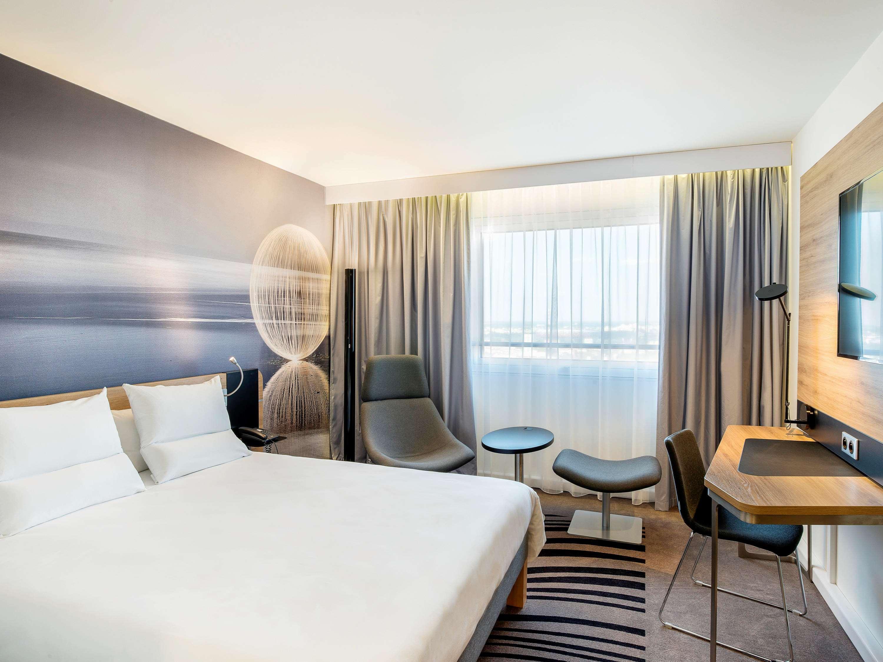Novotel Warszawa Airport Exteriör bild