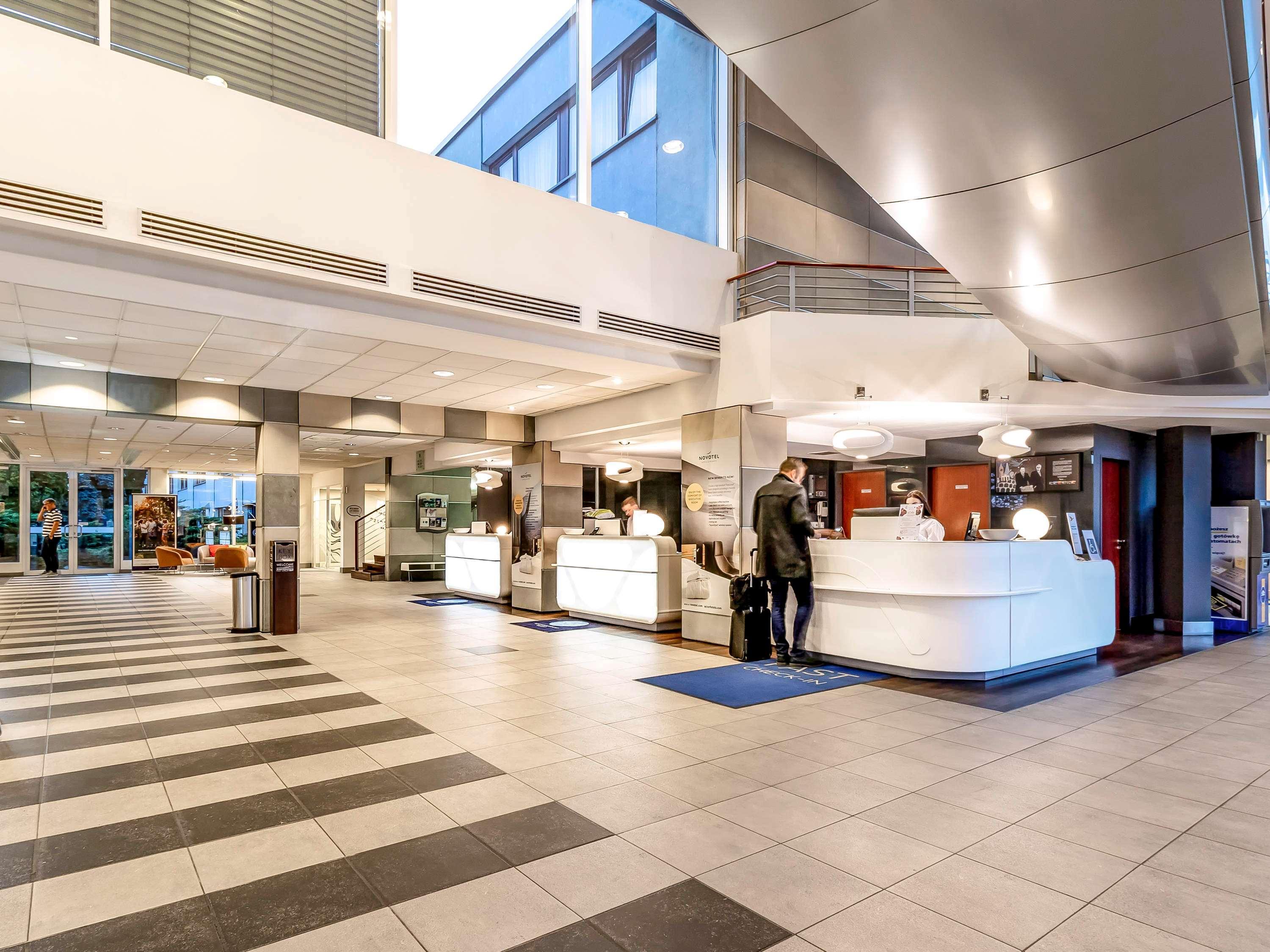 Novotel Warszawa Airport Exteriör bild
