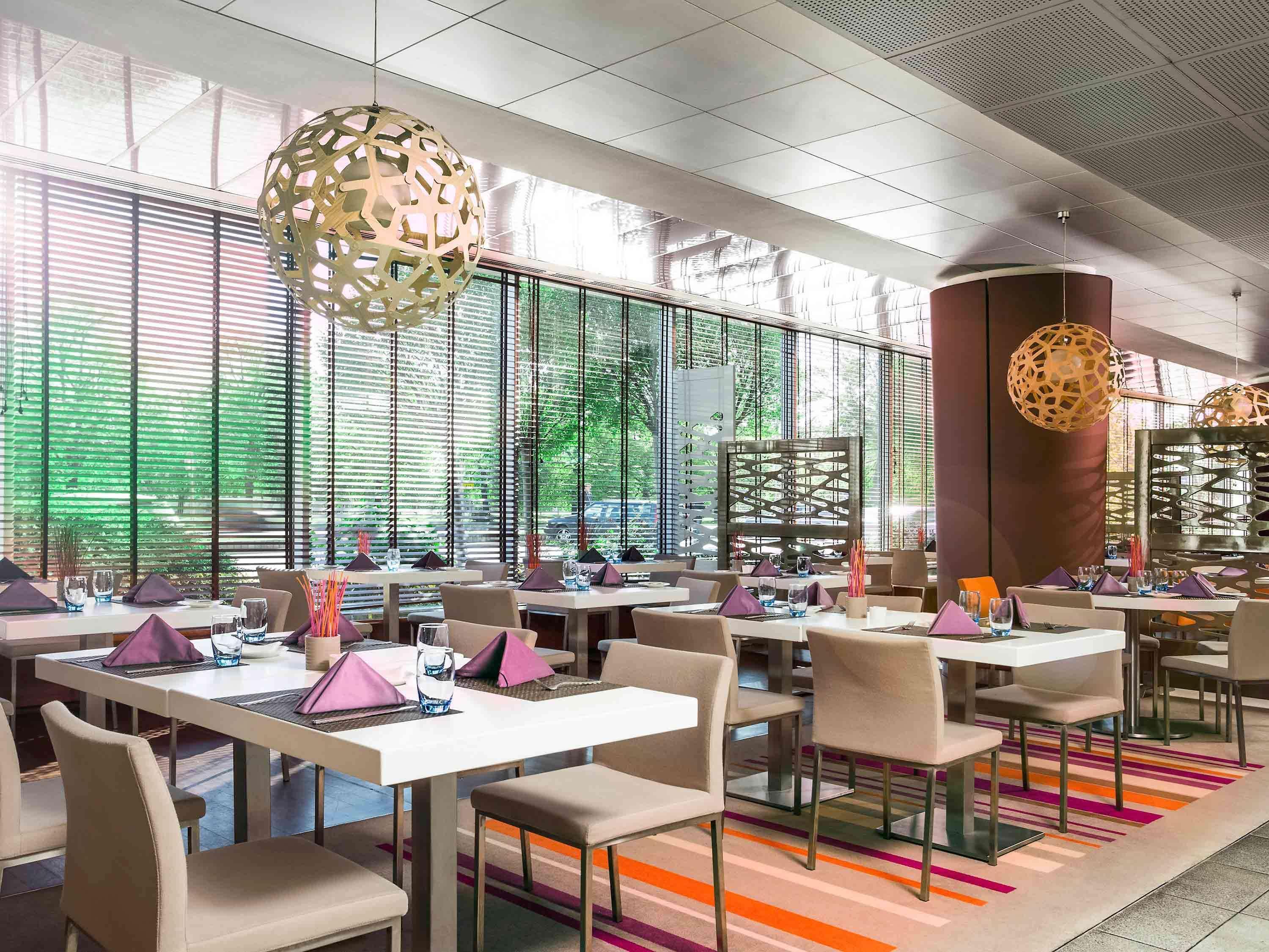 Novotel Warszawa Airport Exteriör bild