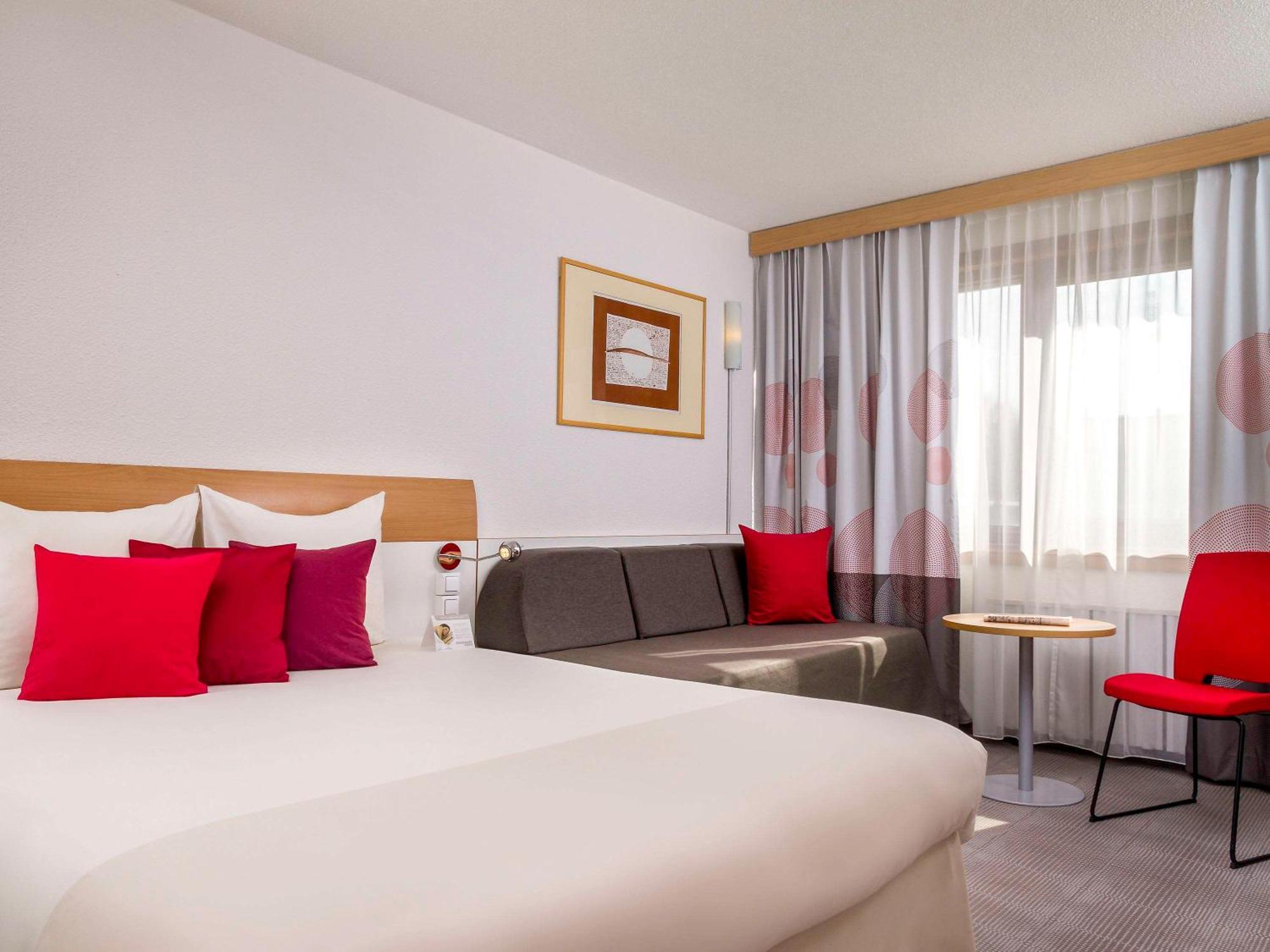 Novotel Warszawa Airport Exteriör bild