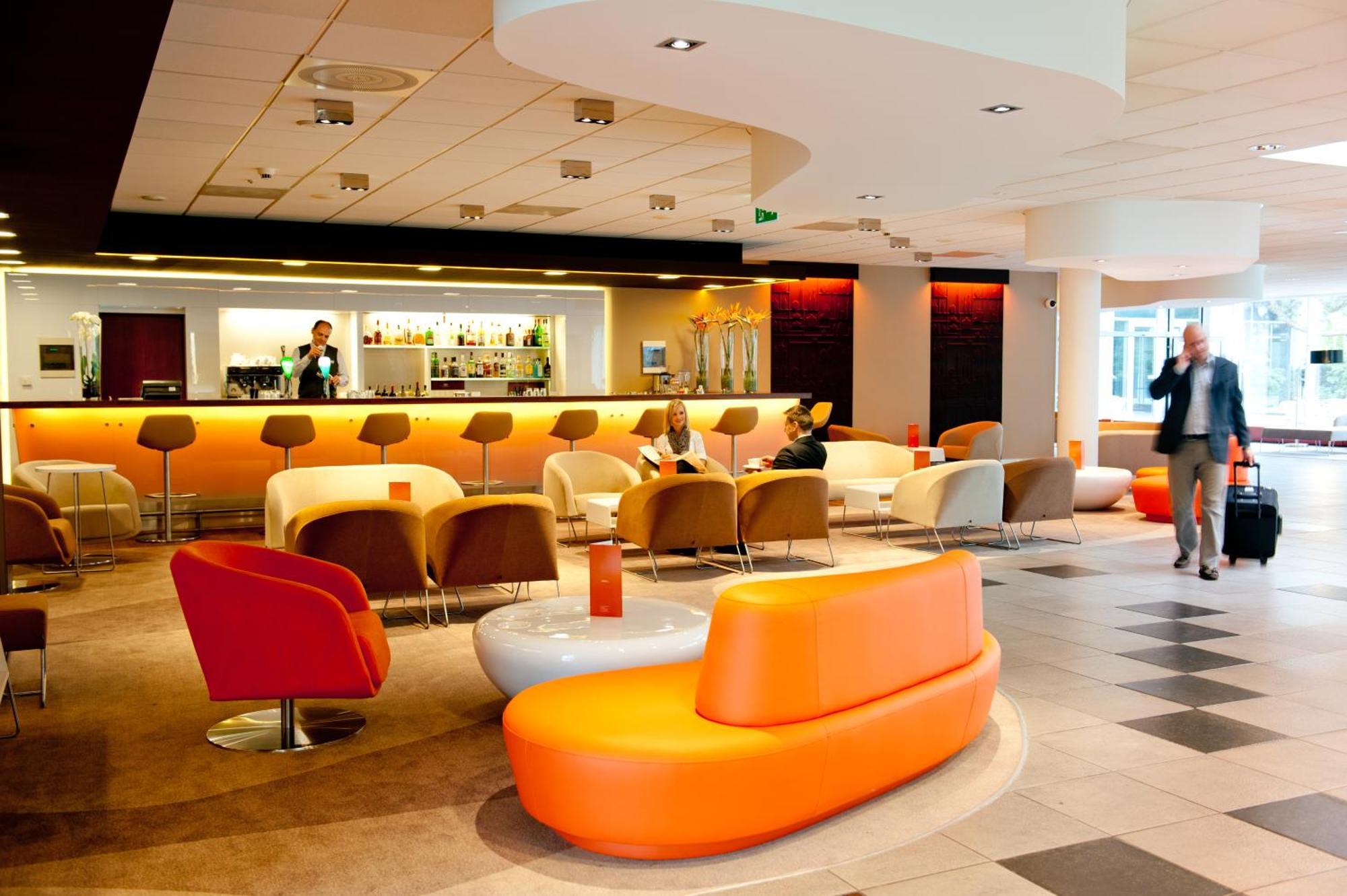 Novotel Warszawa Airport Exteriör bild