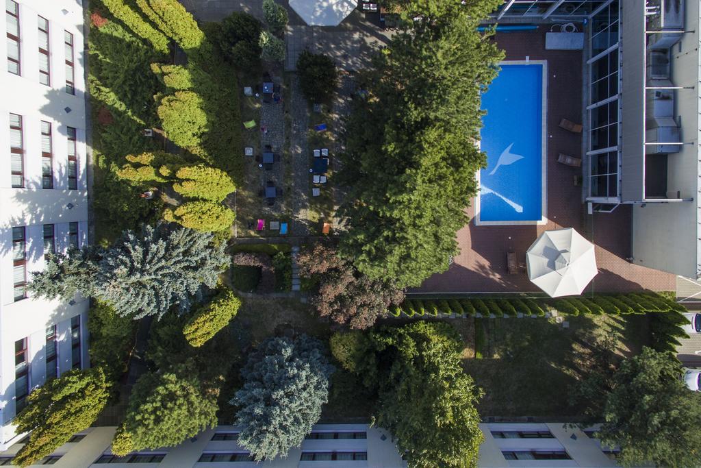 Novotel Warszawa Airport Exteriör bild