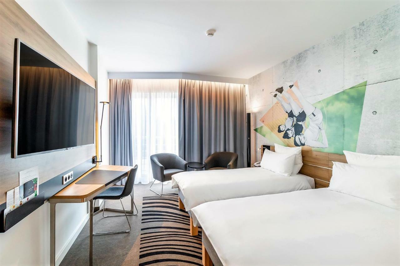 Novotel Warszawa Airport Exteriör bild